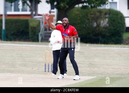 BILLERICAY, Royaume-Uni, JUILLET 25: Merv Westfield of Hornchurch CC pendant Shepherd Neame Essex Cricket League Gooch Division entre Hornchurch CC et Burkhurst Hill CC au Harrow Lodge Park Cricket Club, Hornchurch le 25 juillet 2020 crédit: Action Foto Sport/Alay Live News Banque D'Images