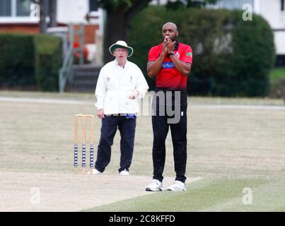 BILLERICAY, Royaume-Uni, JUILLET 25: Merv Westfield of Hornchurch CC pendant Shepherd Neame Essex Cricket League Gooch Division entre Hornchurch CC et Burkhurst Hill CC au Harrow Lodge Park Cricket Club, Hornchurch le 25 juillet 2020 crédit: Action Foto Sport/Alay Live News Banque D'Images