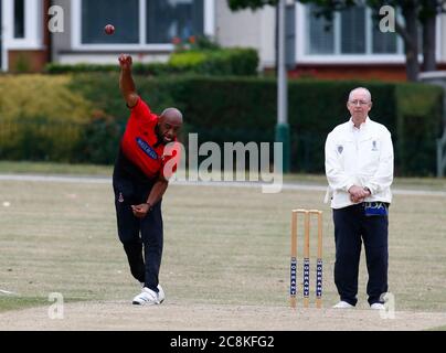 BILLERICAY, Royaume-Uni, JUILLET 25: Merv Westfield of Hornchurch CC pendant Shepherd Neame Essex Cricket League Gooch Division entre Hornchurch CC et Burkhurst Hill CC au Harrow Lodge Park Cricket Club, Hornchurch le 25 juillet 2020 crédit: Action Foto Sport/Alay Live News Banque D'Images