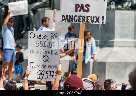 Montréal, Canada - 25 juillet 2020 : manifestation contre les masques obligatoires au Québec Banque D'Images