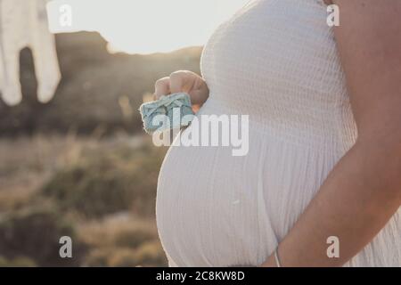 Une femme enceinte à l'échographie. Banque D'Images