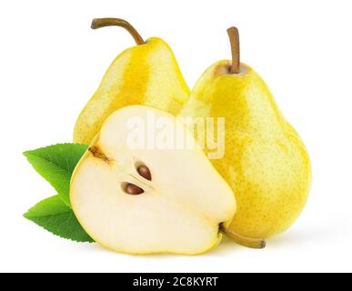 Poires jaunes isolées. Deux fruits de poire jaune et une moitié isolée sur fond blanc Banque D'Images