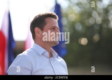 Czestochowa, Pologne - 04 juillet 2020 : Rabal Trzaskowski candidat à la présidence de la Pologne lors d'une réunion avec les électeurs. Banque D'Images