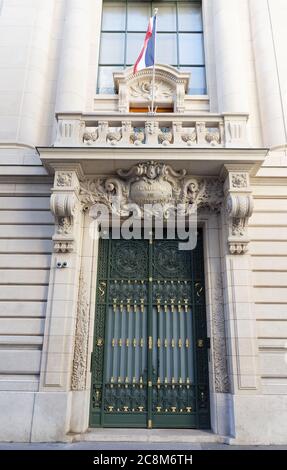 Située au 16 rue Bonaparte dans le 6ème arrondissement de Paris, l'Académie nationale de médecine a été créée en 1820 par le roi Louis XVIII . Banque D'Images