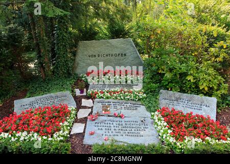 La tombe du pilote de chasse de la première Guerre mondiale et de l'as Manfred Albrecht Freiherr von Richthofen (1892-1918) alias le Baron rouge à Wiesbaden, en Allemagne Banque D'Images