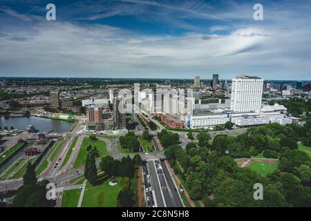 Horizon de Rotterdam. Vue depuis la tour Euromast. 22 juillet 2020 Banque D'Images