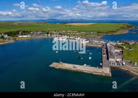 Vue aérienne de l'île de Whithorn et du port, Dumfries & Galloway, Écosse. Banque D'Images