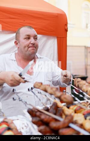 Service de cuisine de rue russe à Saint-Pétersbourg, Russie Banque D'Images
