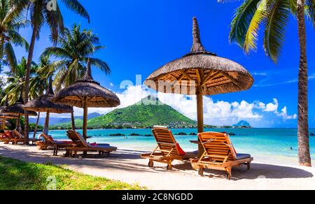 Vacances relaxantes dans un paradis tropical. Île Maurice. Plage de Flic en Flac Banque D'Images