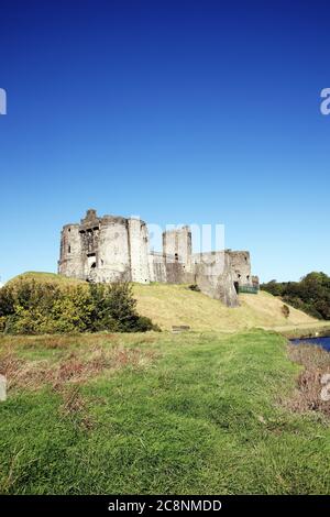 Château de Kidwelly Carmarthenshire pays de Galles Royaume-Uni est une ruine d'un château médiéval du XIIIe siècle et une destination de voyage populaire point de repère de la ville stock photo Banque D'Images