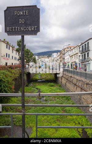 Journée nuageux à Funchal, capitale de Madère Banque D'Images