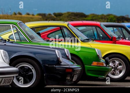 Les passionnés de voitures Porsche se rassemblent sur la côte sud du Royaume-Uni. Banque D'Images
