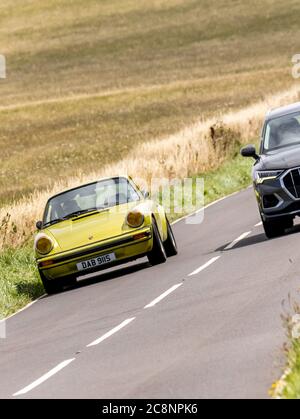 Les passionnés de voitures Porsche se rassemblent sur la côte sud du Royaume-Uni. Banque D'Images