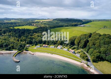 Campagne de luxe village rural en bord de mer de Kerrycroft vue aérienne d'en haut à Rothesay Banque D'Images