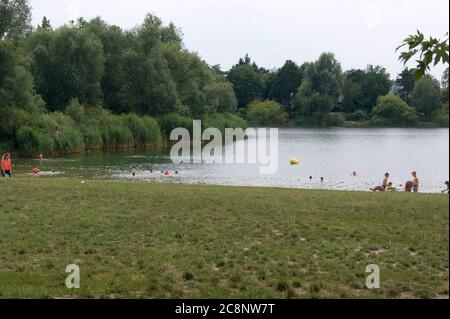 Badestelle am Spektesee, östliches Ufer, im Falkenhagener Feld / Spektefeld à Berlin-Spandau Banque D'Images