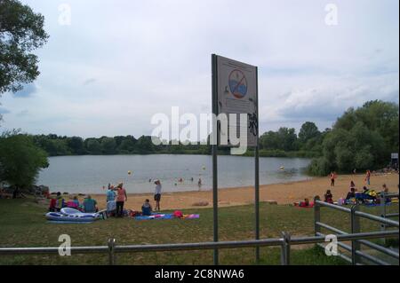 Badestelle am Spektesee, östliches Ufer, im Falkenhagener Feld / Spektefeld à Berlin-Spandau Banque D'Images