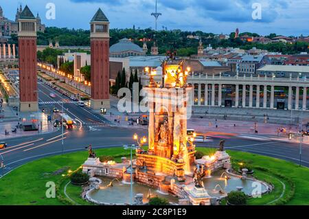 Plaza de Espana la nuit Barcelone Espagne Banque D'Images