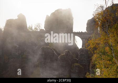 Pont de Bastei, Bastei près de Rathen, montagnes de grès d'Elbe, Parc national de la Suisse saxonne, Saxe, Allemagne, Europe Banque D'Images