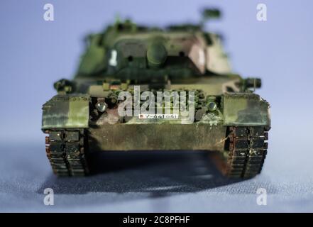 Modèle de char Tiger de la Seconde Guerre mondiale. Sur un arrière-plan isolé. Banque D'Images