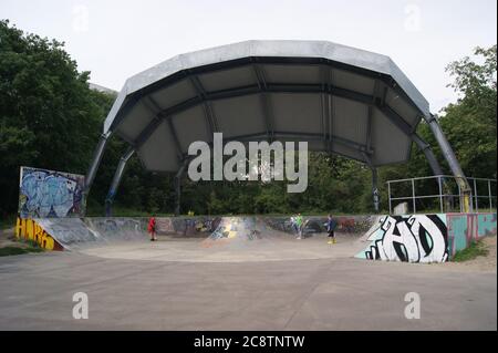 BMX-Anlage und Skatepark am Kiesteich im Falkenhagener Feld / Spektenfeld à Berlin-Spandau Banque D'Images