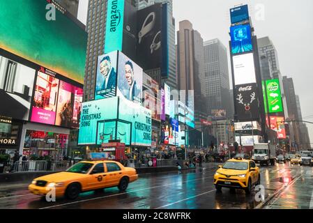 Etats-Unis: Times Square (en regardant vers le nord) à New York. Photo de 09. Décembre 2019. | utilisation dans le monde entier Banque D'Images