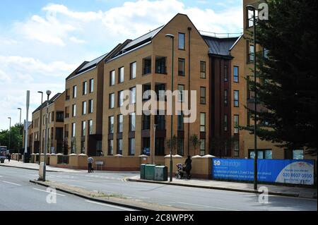 Nouveaux appartements sur l'ancien site B&Q Whetstone, Banque D'Images