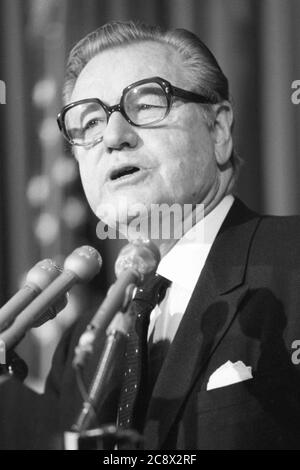 Nelson ROCKEFELLER, Nelson Aldrich Rockefeller (né le 8 juillet 1908 à Bar Harbor, Maine; 'Au 26 janvier 1979 à New York, New York) était un politicien américain (Parti républicain), gouverneur de l'état de 1959 à 1973 New York et dans le gouvernement du président Gerald Ford du 19 décembre 1974 au 20 janvier 1977, le 41e vice-président des États-Unis. Portrait, portrait, portrait, image rognée, motif unique, photo non datée, € | utilisation dans le monde entier Banque D'Images