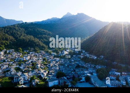 Vue aérienne du beau petit village de Panagia à Thassos, Grèce. Banque D'Images