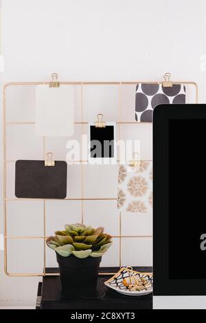 Accessoires de bureau Gold Banque D'Images