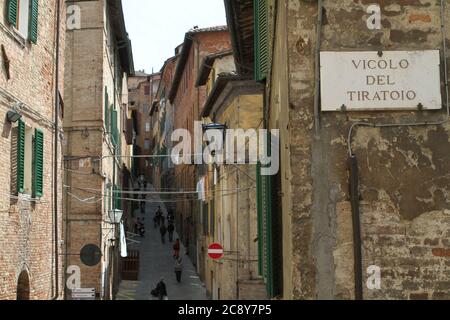 Vieille rue du village italien Banque D'Images