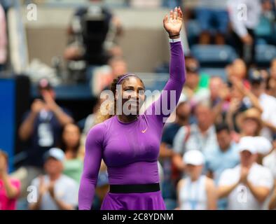 Serena Williams, des États-Unis, célèbre son quatrième tour de match au tournoi de tennis américain Open Grand Chelem 2019 Banque D'Images