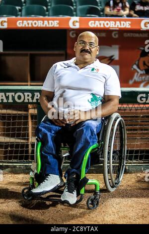 Los medalistas olímpicos y paralimpicos Alejandra Valencia, Luis Alberto Zepeda Rebeca Valenzuela , durante el partido inaugural en estadio Sonora con el encuentro de beisbol entre Naranjeros de Hermosillo vs Yaquis de Ciudad Obregon. Temporada Potosinos de la Liga Mexicana del Pacifico 2016-2017 © Foto: LuisGutierrez/NORTEPHOTO.COM Banque D'Images