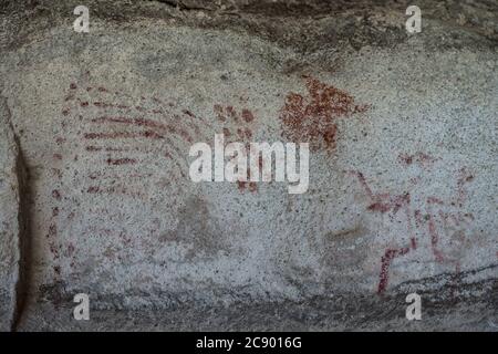 Peintures d'art rupestre de 5,000 ans dans les grottes de Mitla, site classé au patrimoine mondial de l'UNESCO des grottes préhistoriques de Yagul et Mitla dans le C Banque D'Images