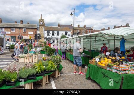 Market Day, Thirsk Market place, Thirsk, North Yorkshire, Angleterre, Royaume-Uni Banque D'Images