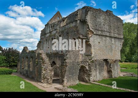 Minster Lovell Hall Ruins dans le jardin Banque D'Images