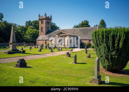 Dirleton Kirk et cimetière, Dirleton, East Lothian, Écosse, Royaume-Uni. Banque D'Images