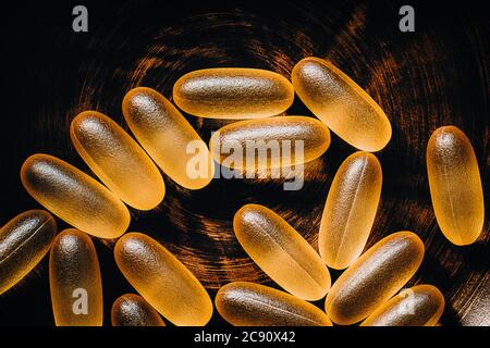 gros plan des capsules ultra omega-3 softgel. concept alimentaire. supplément alimentaire topview. Banque D'Images