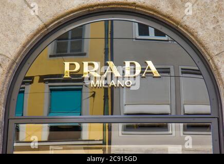 Boutique de luxe Prada à Munich, Allemagne Banque D'Images