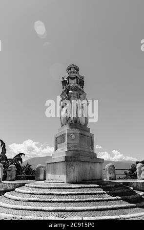 Le mémorial de guerre de Volterrani Volterrano inauguré en 1931 est placé sur la place Cavour -ANAGNI -ITALIE pour commémorer les soldats tombés pendant le Banque D'Images