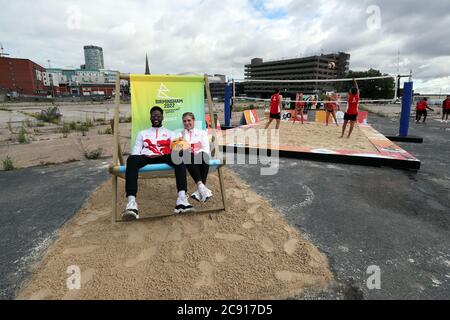 Équipe d'Angleterre Jamal Anderson et Georgia Jones à Smithfield, Birmingham City Center. Les compétitions de basket-ball et de Beach-volley Birmingham 2022 auront lieu dans le centre-ville de Smithfield, Smithfield est le site de l'ancien marché de gros de Birmingham, qui a été approuvé en 2018 et qui est le centre d'un plan de régénération majeur. Photo PA. Date de la photo: Mardi 28 juillet 2020. Le crédit photo devrait se lire comme suit : David Davies/PA Wire Banque D'Images