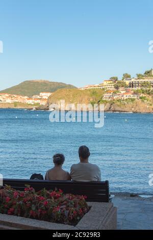 COLLIUORE, FRANCE - 30 juin 2020 : Coliure, France : 2020 juin 22 : Vieille ville de Collioure, France, une station balnéaire populaire sur la mer Méditerranée, panora Banque D'Images