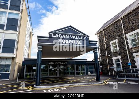 Vue générale de l'hôpital de Lagan Valley à Lisburn, qui doit devenir le premier centre d'intervention d'un jour en Irlande du Nord pour permettre aux procédures de se poursuivre pendant une deuxième pointe potentielle de cas Covid-19 en automne. Un remaniement de certains services hospitaliers en Irlande du Nord a été annoncé dans le contexte de la pandémie continue de coronavirus. Banque D'Images