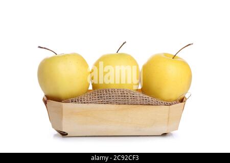 golden, pomme, pomme jaune isolée sur fond blanc Banque D'Images