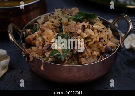 Chou indien et curry aux champignons, gros plan Banque D'Images