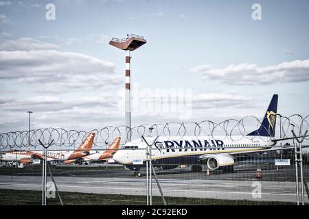 Easy Jet et Ryanair parking à l'aéroport Schoenefeld pendant les crises de Corona, BER, Berlin, Allemagne Banque D'Images