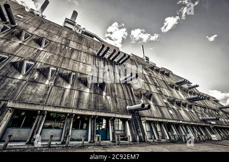 Le Laboratoire Central Animal de la Freie Universitaet Berlin Steglitz Krahmerstr., architecture brutaliste, | 'Museusebunker' Tierversuchslabor, FU-B. Banque D'Images