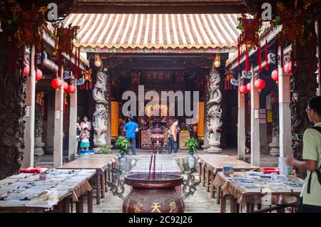 Intérieur d'un temple à Taiwan, Beipu près de Hsinchu Banque D'Images