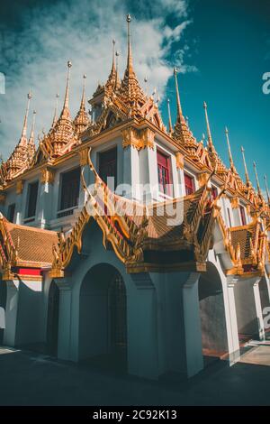 Loha Prasat temple dans la vieille ville de Bangkok en Thaïlande Banque D'Images