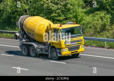 Absolute Concrete Ltd livraison de camions, camion, transport, camion, porte-cargaison, véhicule, industrie européenne du transport commercial HGV, M6 à Manchester, Royaume-Uni Banque D'Images