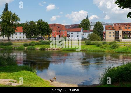 Biertor in Cham in der Oberpfalz, Bayern an einem sonnigen Tag im Sommer mit Wolken am blauen Himmel Banque D'Images